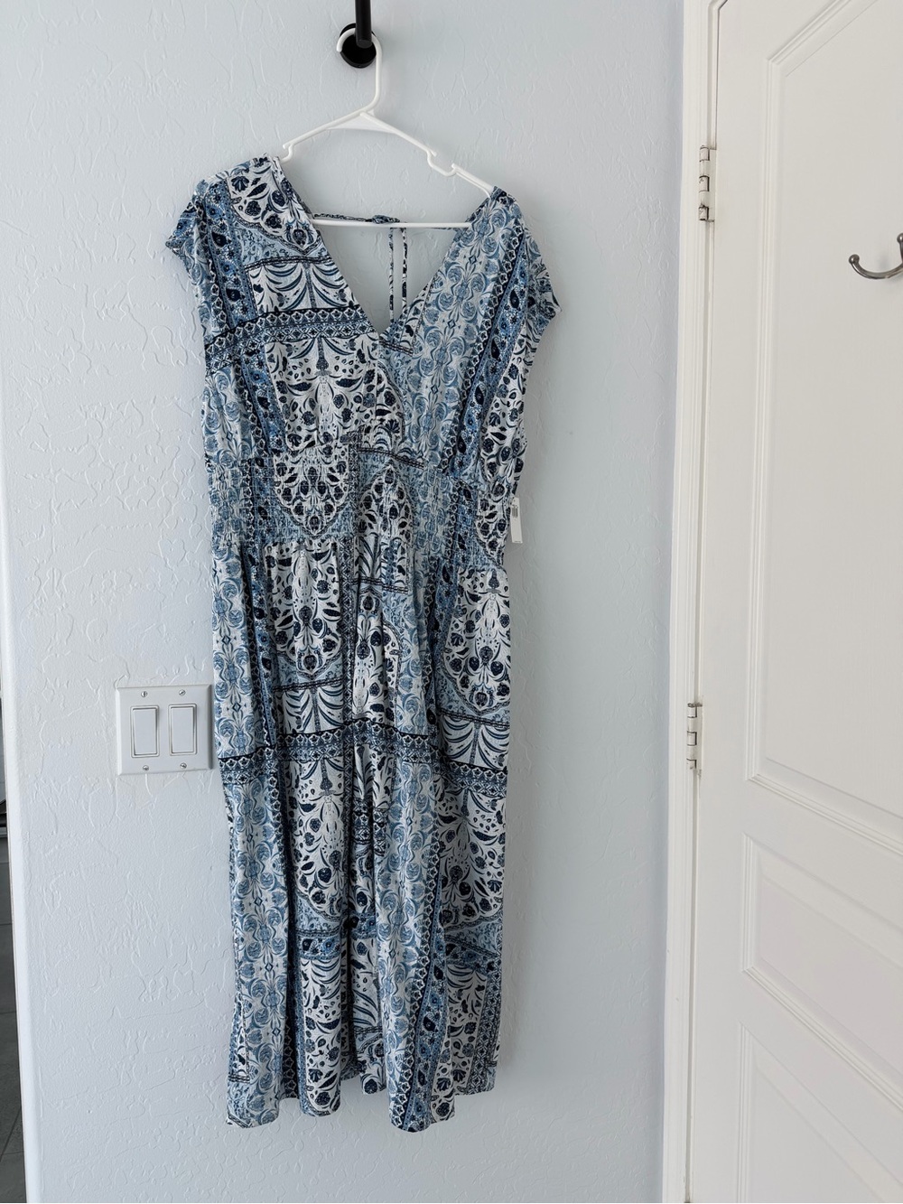 Old Navy Blue & White Printed Smocked Waist Maxi Dress L NWT